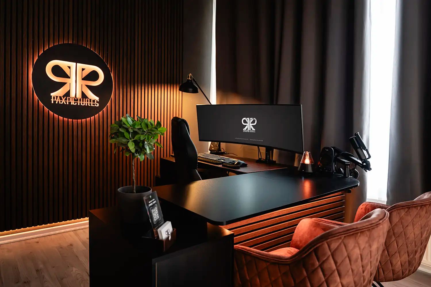 Arbeitsplatz im PAXPICTURES Studio in Castrop-Rauxel