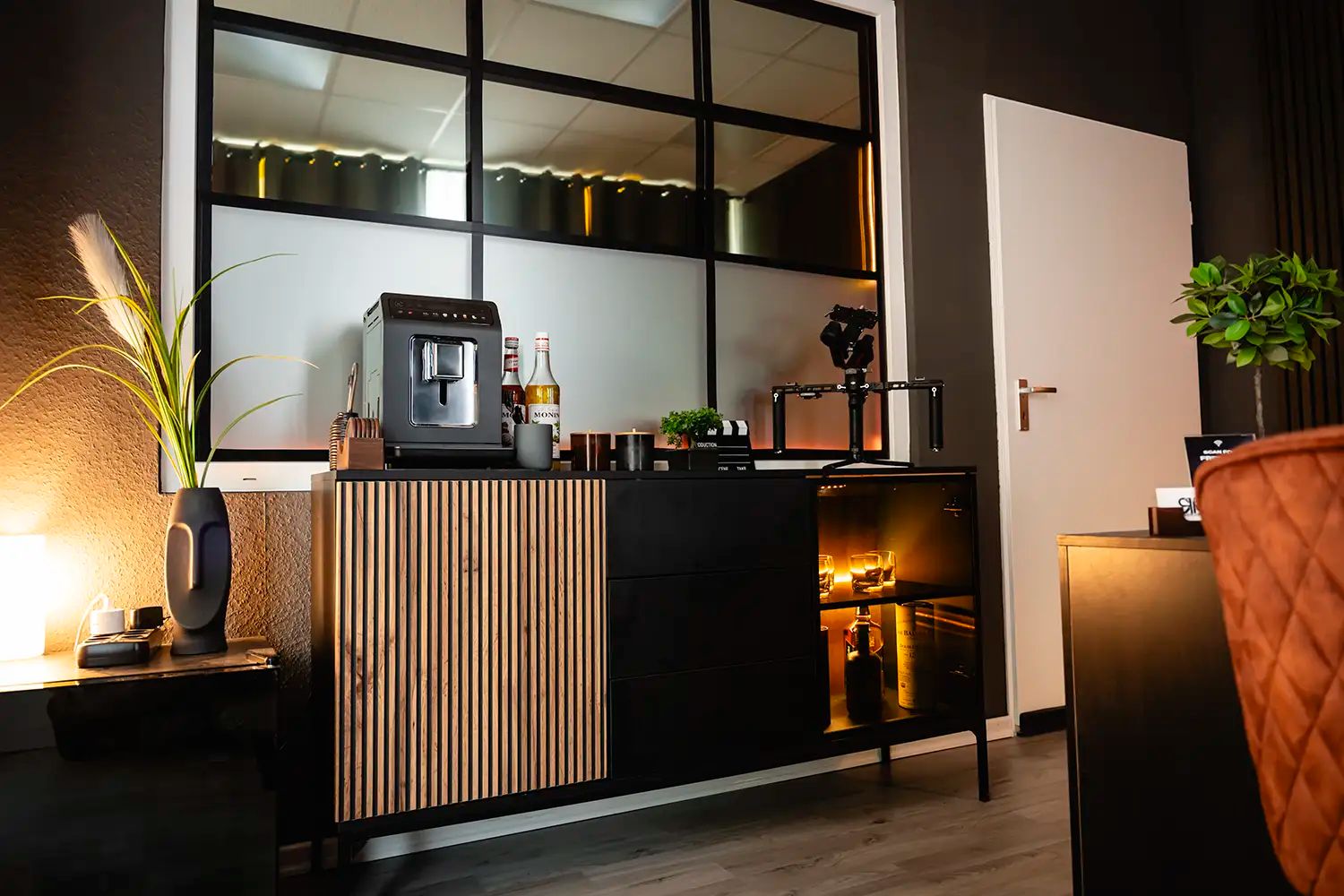 Lounge-Bereich im PAXPICTURES Studio